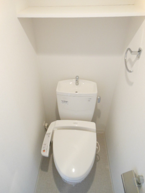 グランド・ガーラ新横浜North シャワー付きトイレ