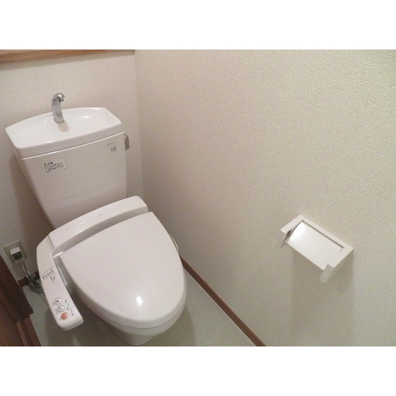 ウィンズ上永谷Ｃ棟0201号室 トイレ