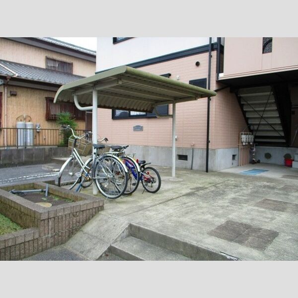 カトレア　A 駐輪場