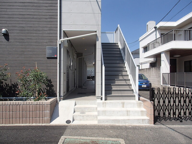 リブリ・LUXTIA1階 エントランス