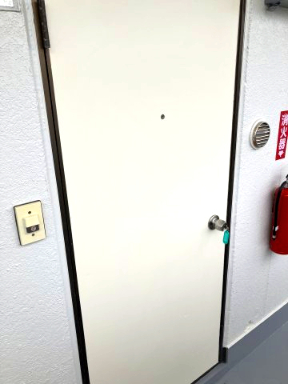 ファインライフ平塚302号室 玄関