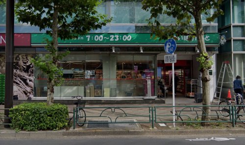 ファミール銀座イースト 【スーパー】まいばすけっと 新富町駅前店まで281ｍ