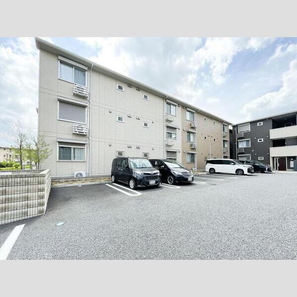 ロイジェントパークス草加手代　B 駐車場