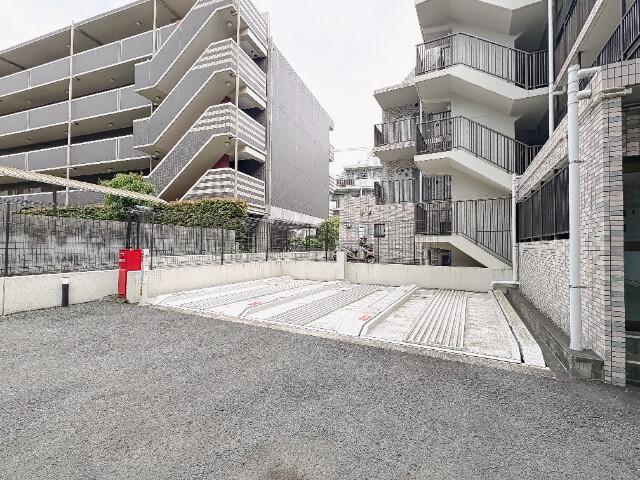 ＩＳＭ綱島 駐車場