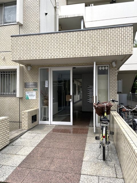 リシェル氷川台3階 エントランス