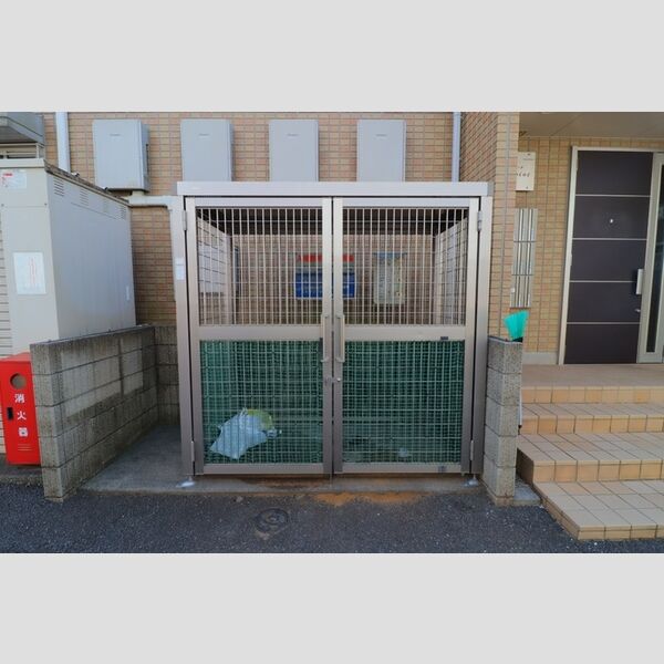 ラヴィーヌ ゴミ置き場