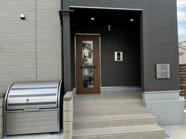 リブリ・鶴ヶ峰Ⅲ エントランス