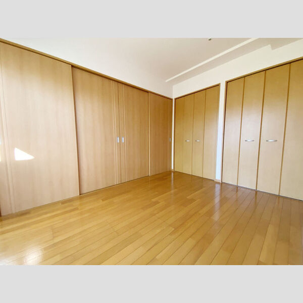 モニュメントスクウェア　弐番館 弐番館104号室　洋室