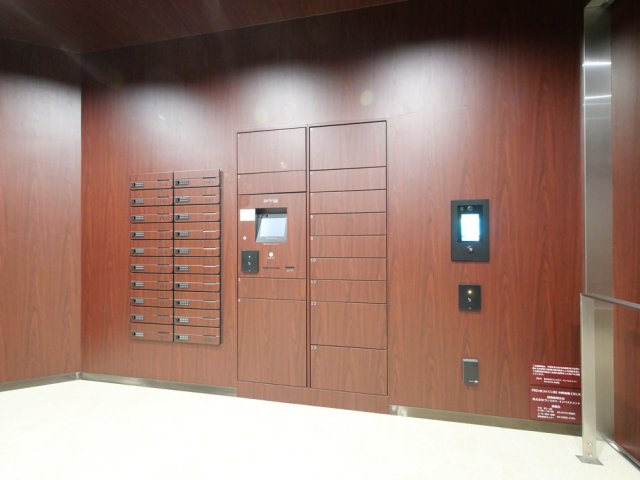 PREMIUM CUBE 中野新橋 DEUX1階 外観