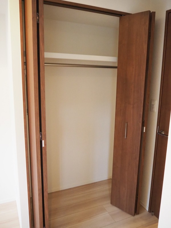 クレイシア三鷹2階 収納