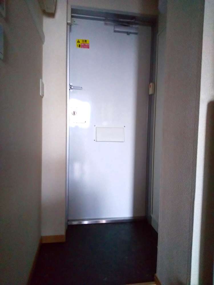 レオパレスＮｅｅｄｓ 玄関