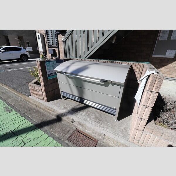 イー・エフ・ドミール 周辺