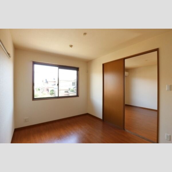 ウィルメゾン201号室 南側洋室