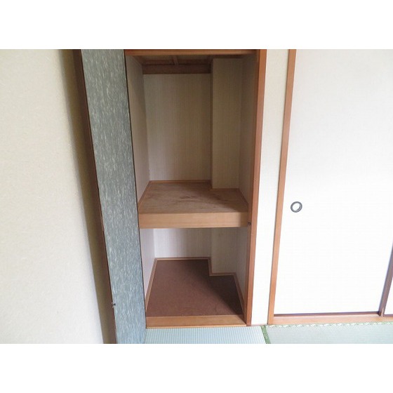 ハイツ・セシボン 押入