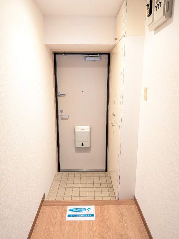 ホワイトガーデン東田5階 玄関