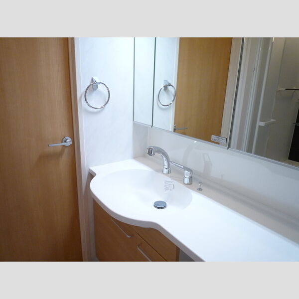 ソレイユファミール　ソレイユ102号室 洗面室