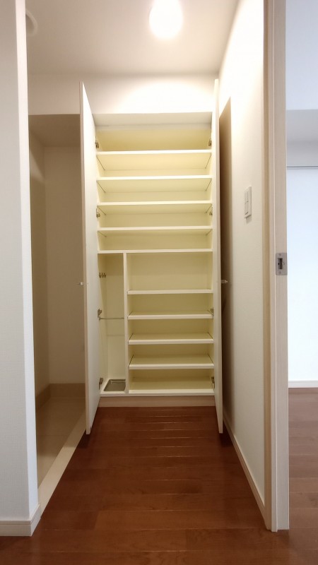 レグラス横浜西口 収納