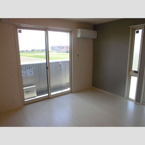 ロイジェントパークス レイクタウン Ⅲ　E210号室 リビング