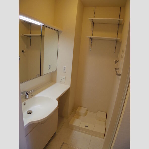 リヴェール 室内洗濯機置場