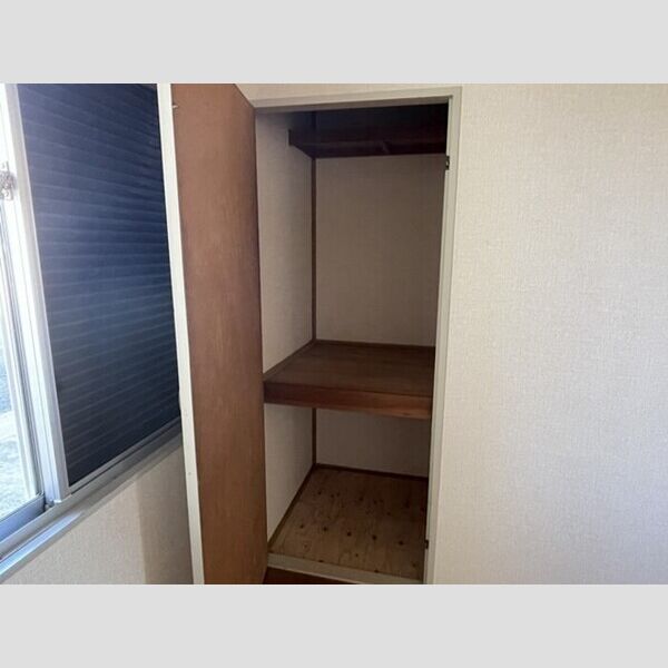 神取ハイツ 物入