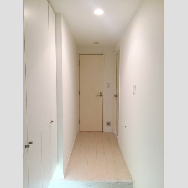 カスタリアお茶の水 玄関