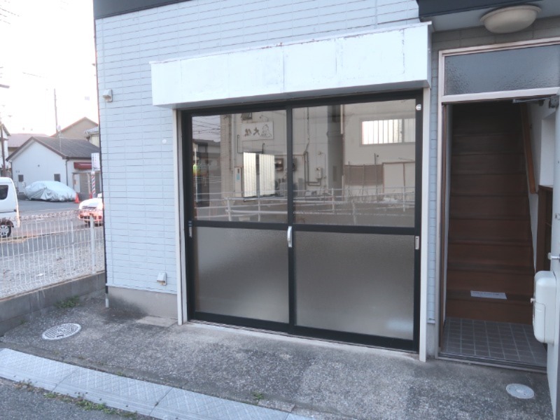 鎌ヶ谷市東初富6丁目店舗1階 玄関
