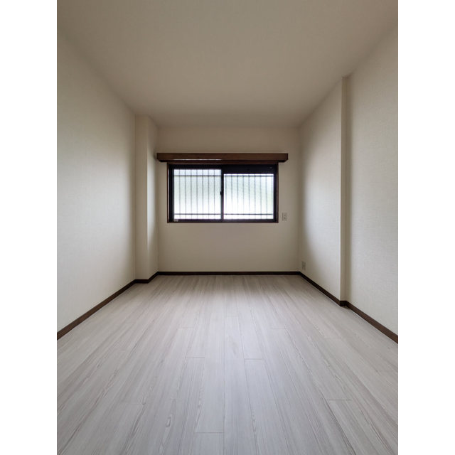 モンメール大磯302号室 内観