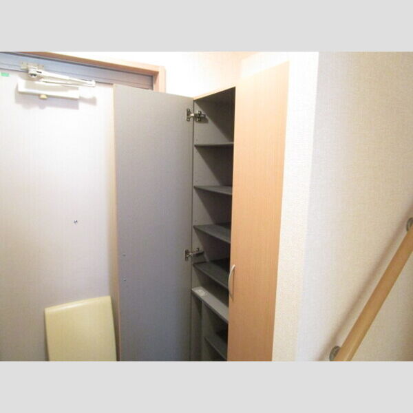 メゾン・ド・サンセール10番館・11番館　11番館 トールシューズボックス