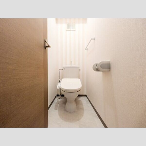 ロイヤルハウス　A302号室 トイレ