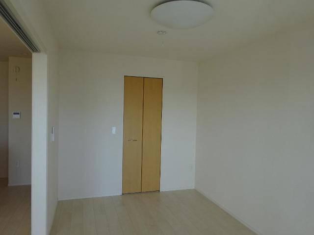 リヴァージュ登戸202号室 洋室