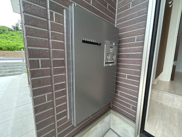 クレリア102号室 宅配ボックス