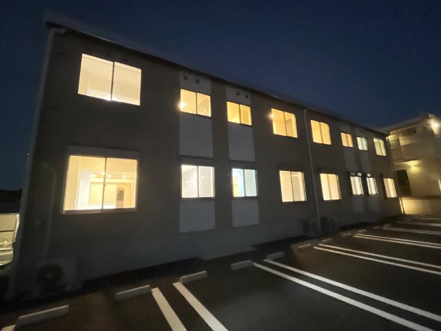 ｃａｓａ　ｓｅｒｅｎａ（カーサ　セレーナ） 外観写真（夜）