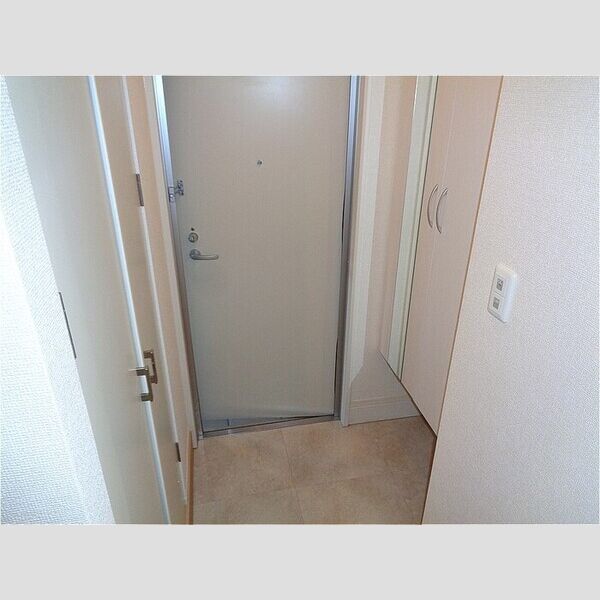 セジュールオッツ東下沢102号室 玄関