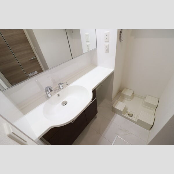 ルリアン元町103号室 ★洗髪洗面化粧台★