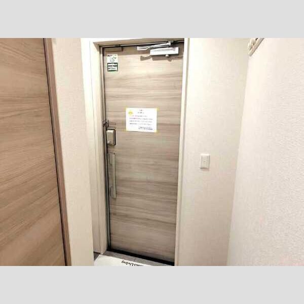 トゥトゥアジュール202号室 玄関