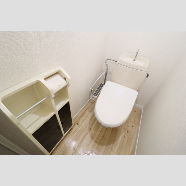 アローンヒルズ201号室 温水洗浄暖房便座