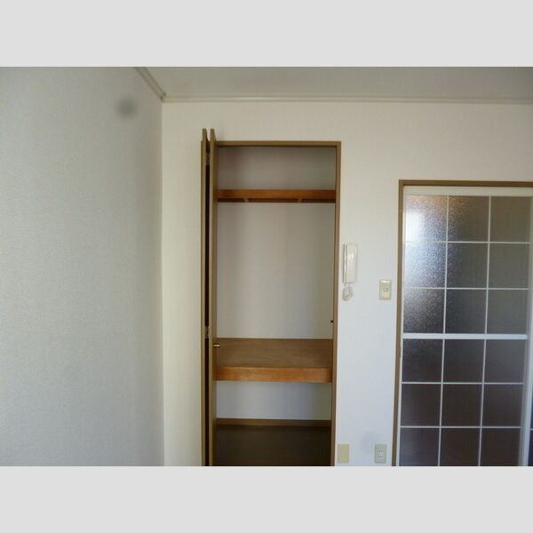 ロイヤルコート　弐番館 収納