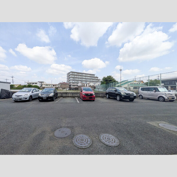 グラン.ドムール上福岡 駐車場