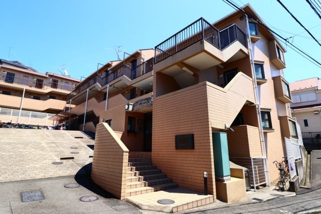 ライオンズマンション新横浜Ｂ館の外観画像