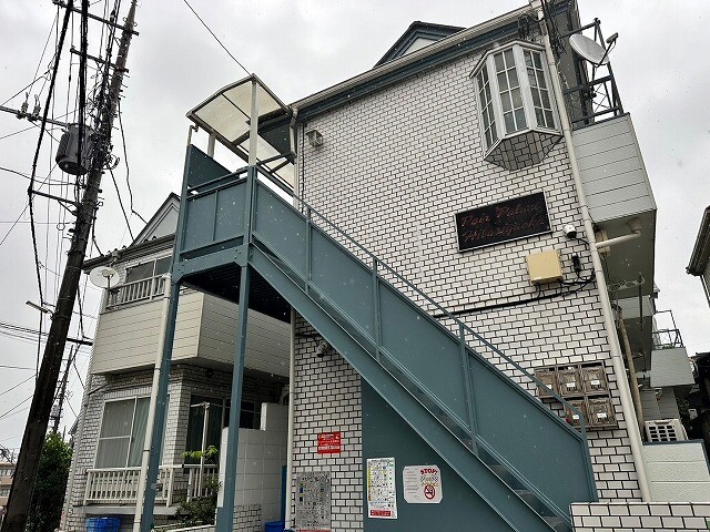 ペアパレスひばりヶ丘2階 外観