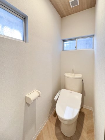 デザイナーズリノベ戸建て 木目のおしゃれ空間