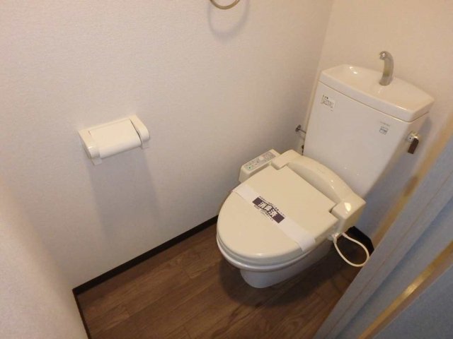 サンテミリオン目白台1階 トイレ