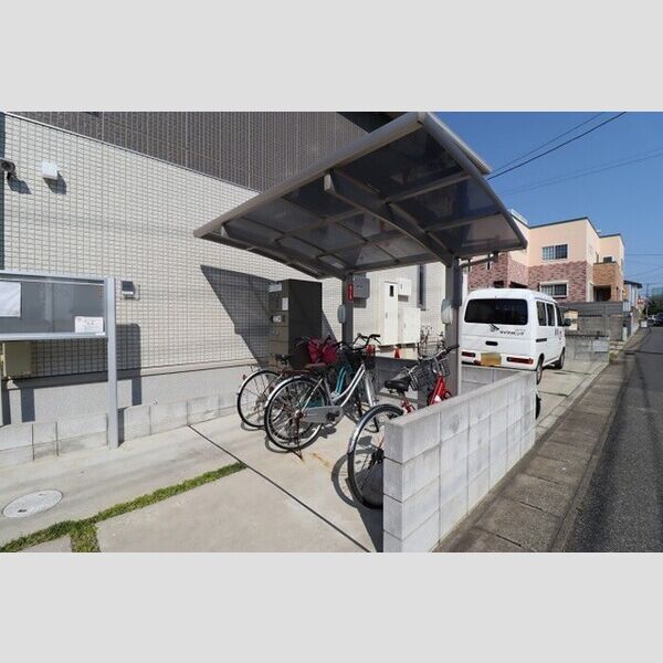 シャルム 駐輪場