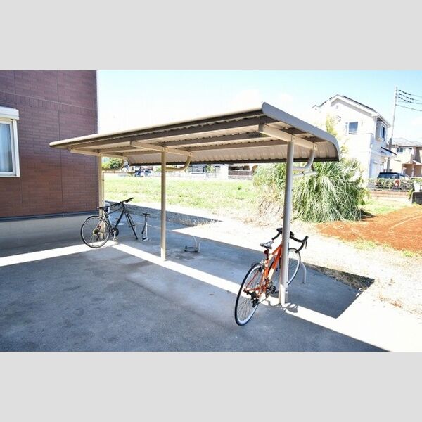 エタージュB 駐輪場