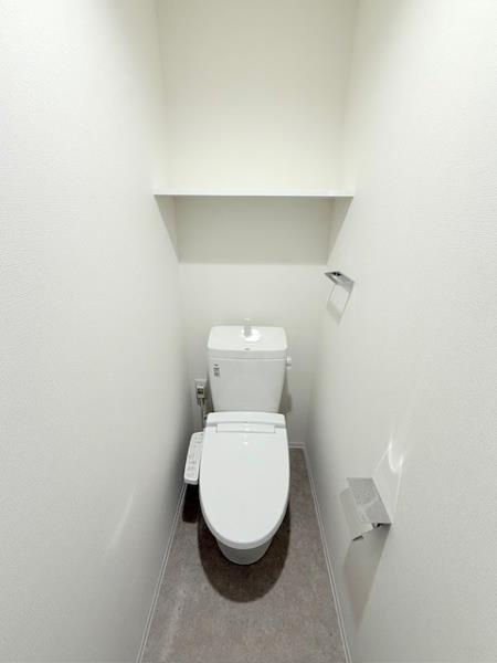 エレミ本蓮沼2階 トイレ