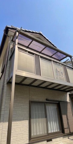ペットと暮らす　ふじみ野　庭付き戸建て ベランダ　ポーチ　ポーチには水栓蛇口あります