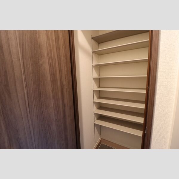 セレスティア白鳥104号室 シューズクローク