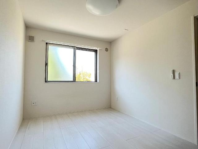 ラ・ジオンあきる野103号室 洋室