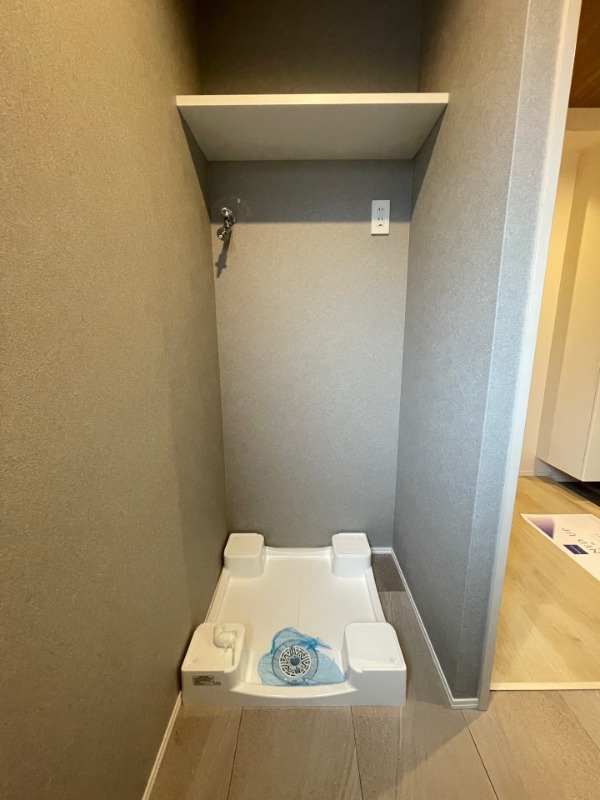 レジディア根岸2階 洗濯機置場