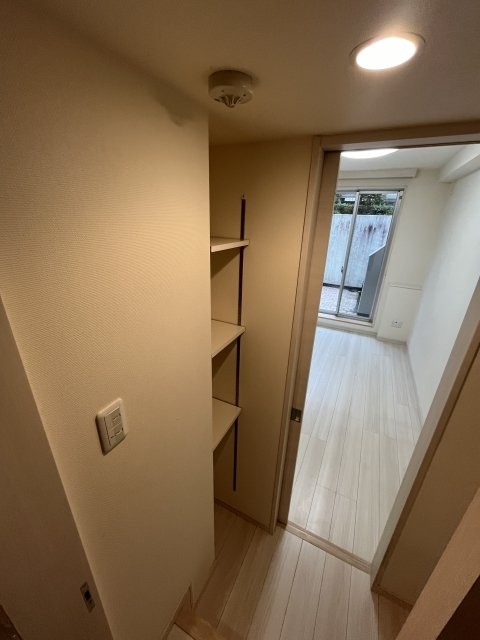 ロワール西荻北1階 収納